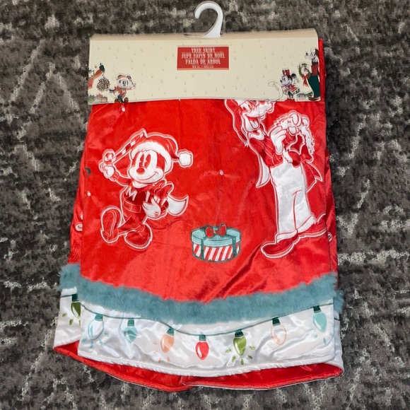 Disney Holiday Disney Tree Skirt Characters New Poshmark